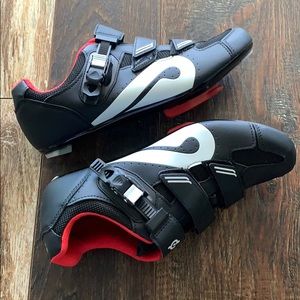 peloton biking shoes!!
